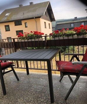 Outdoor dining - Holiday apartment with 1 bedroom (Schwarzburg)