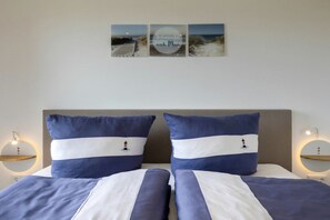 2 habitaciones, escritorio, tabla de planchar con plancha y wifi gratis 