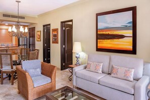 TV connectée, livres, médiathèque, écrans d'ordinateur