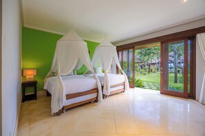 Villa, 5 Bedrooms, Beachfront | In-room safe, desk, free WiFi - Villa Maridadi Cemagi (Cemagi)