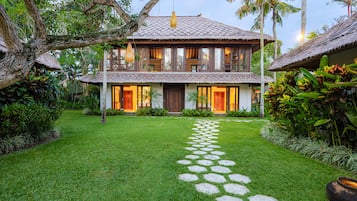 Villa, 5 Bedrooms, Beachfront | Terrace/patio