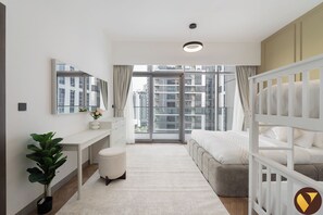 Iron/ironing board, cribs/infant beds, free WiFi, bed sheets - Royal Regency Business Bay near Downtown (Dubai)