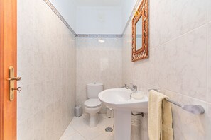 Shower, hair dryer - CASA DOS BONS ARES, Eira da Palma (Tavira)