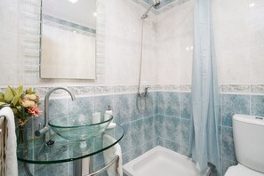 Shower, hair dryer - CASA CHAMELEON, Upper Town (Fuseta)