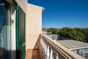 Property grounds - CASA CHAMELEON, Upper Town (Fuseta)