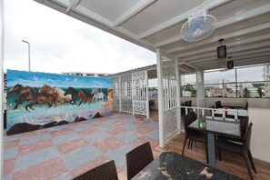 Outdoor dining - Hotel Amulya Relax Inn  (Bengaluru)