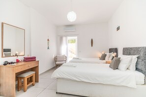 2 bedrooms, iron/ironing board, free WiFi, bed sheets - CASA FORNALHA, Moncarapacho (Rural) (Moncarapacho)