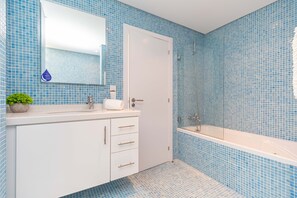 تجهيزات دش، مجففات شعر، مناشف