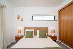 3 bedrooms, iron/ironing board, free WiFi, bed sheets - CASA CATARINA, Town Centre (Moncarapacho)