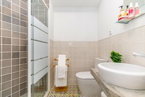 Shower, hair dryer - CASA LAURENCE, Town Centre (Tavira)