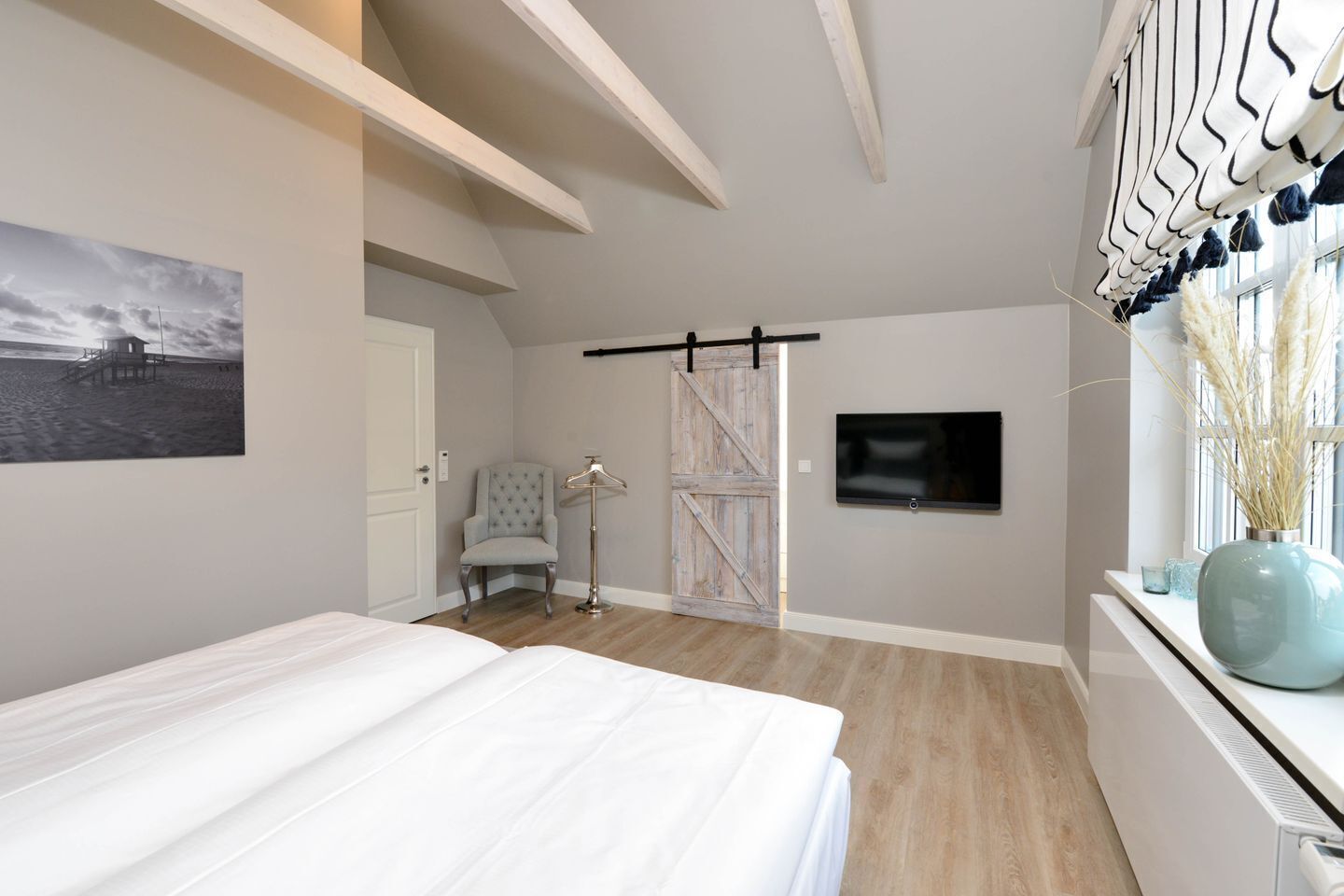 3 bedrooms, in-room safe, iron/ironing board, WiFi