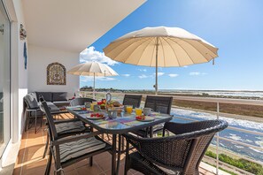 Outdoor dining - APARTMENT CALMA, Formosa Village (Fuseta)