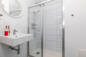 Shower, hair dryer - CASA PINK FLAMINGO, Upper Town Centre (Tavira)
