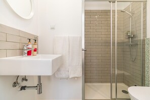 Shower, hair dryer - CASA PINK FLAMINGO, Upper Town Centre (Tavira)