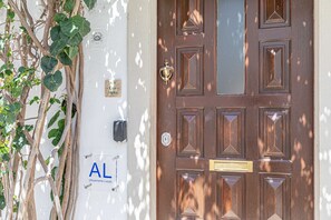 تفاصيل الفندق من الخارج