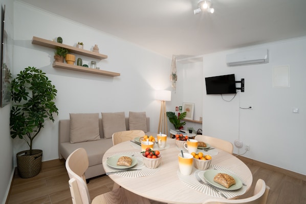 Dining - SUNSET APARTMENT, Town Centre (Tavira)