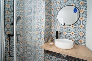 Shower, hair dryer - SUNSET APARTMENT, Town Centre (Tavira)