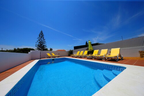 CASA PEREIRA, Town Centre