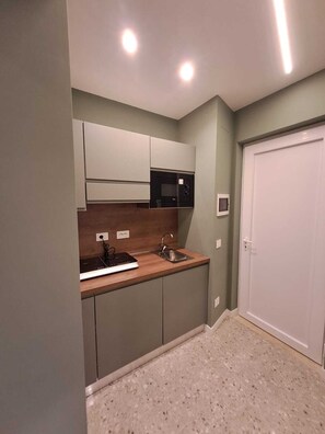 Private kitchen - Delightful beachfront apartment equipped with all the comforts (Lido di Ostia)