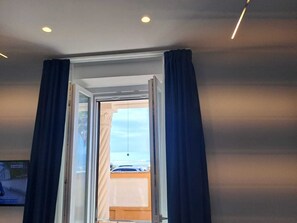 Interior - Delightful beachfront apartment equipped with all the comforts (Lido di Ostia)