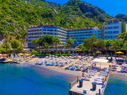 Golmar Beach& Spa Hotel