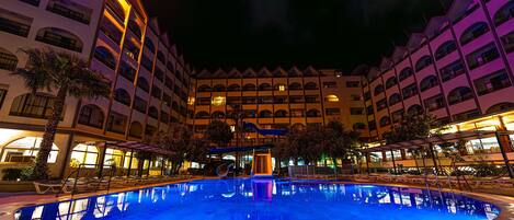 Außenpool (je nach Saison geöffnet)