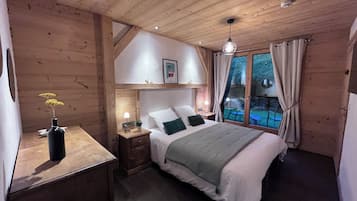 Chambre Quadruple Confort | Coffres-forts dans les chambres, rideaux occultants