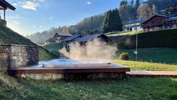 Bain à remous extérieur