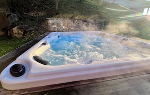 Outdoor spa tub - Piste verte Virolet (Les Gets)
