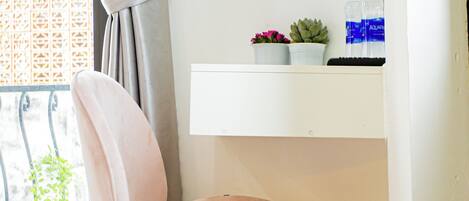 Standard Studio | Free WiFi