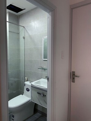 Basic Studio | Bathroom - Unite StayCation Nguyen Trai (Ho Chi Minh)