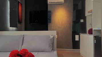 Basic Studio | Free WiFi