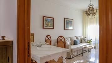 Appartamento, balcone, vista città | Sala da pranzo