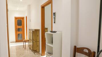 Appartement, balcon, vue ville | Coin séjour