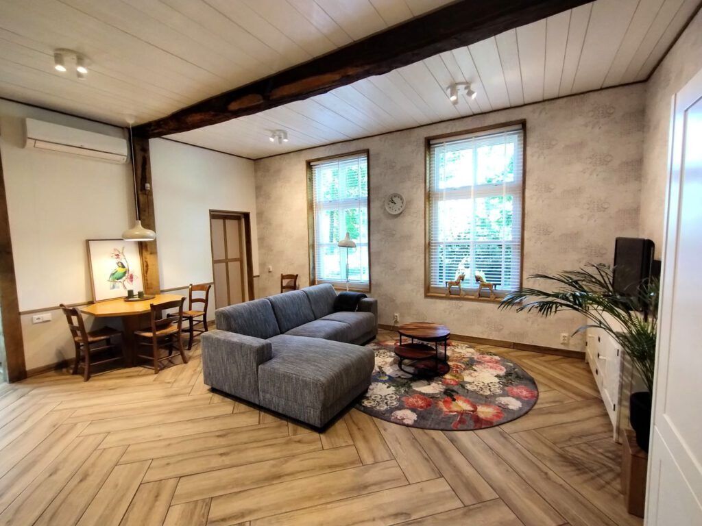 Smart-TV, DVD-Player, Bücher