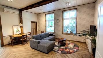 Smart-TV, DVD-Player, Bücher