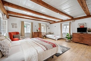 Classic House, 3 Bedrooms, Garden View | Blackout drapes, free WiFi - Landhaus Sobrigau (Kreischa)