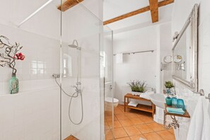 Classic House, 3 Bedrooms, Garden View | Bathroom - Landhaus Sobrigau (Kreischa)