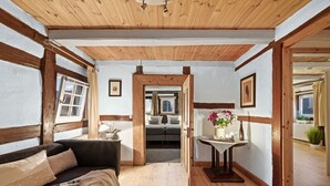 Classic-Haus, 3 Schlafzimmer, Gartenblick | Wohnbereich