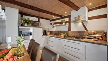 Classic-Haus, 3 Schlafzimmer, Gartenblick | Verdunkelungsvorhänge, kostenloses WLAN