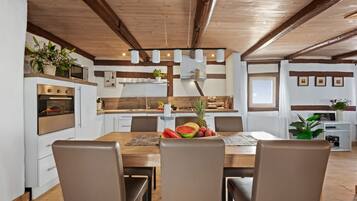 Classic House, 3 Bedrooms, Garden View | Blackout drapes, free WiFi