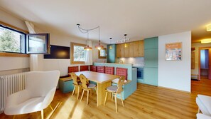 Dining - The newly and extensively renovated 3½-room apartment on the ground floor offers (Celerina/Schlarigna)
