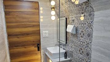 Free toiletries, hair dryer, towels, soap