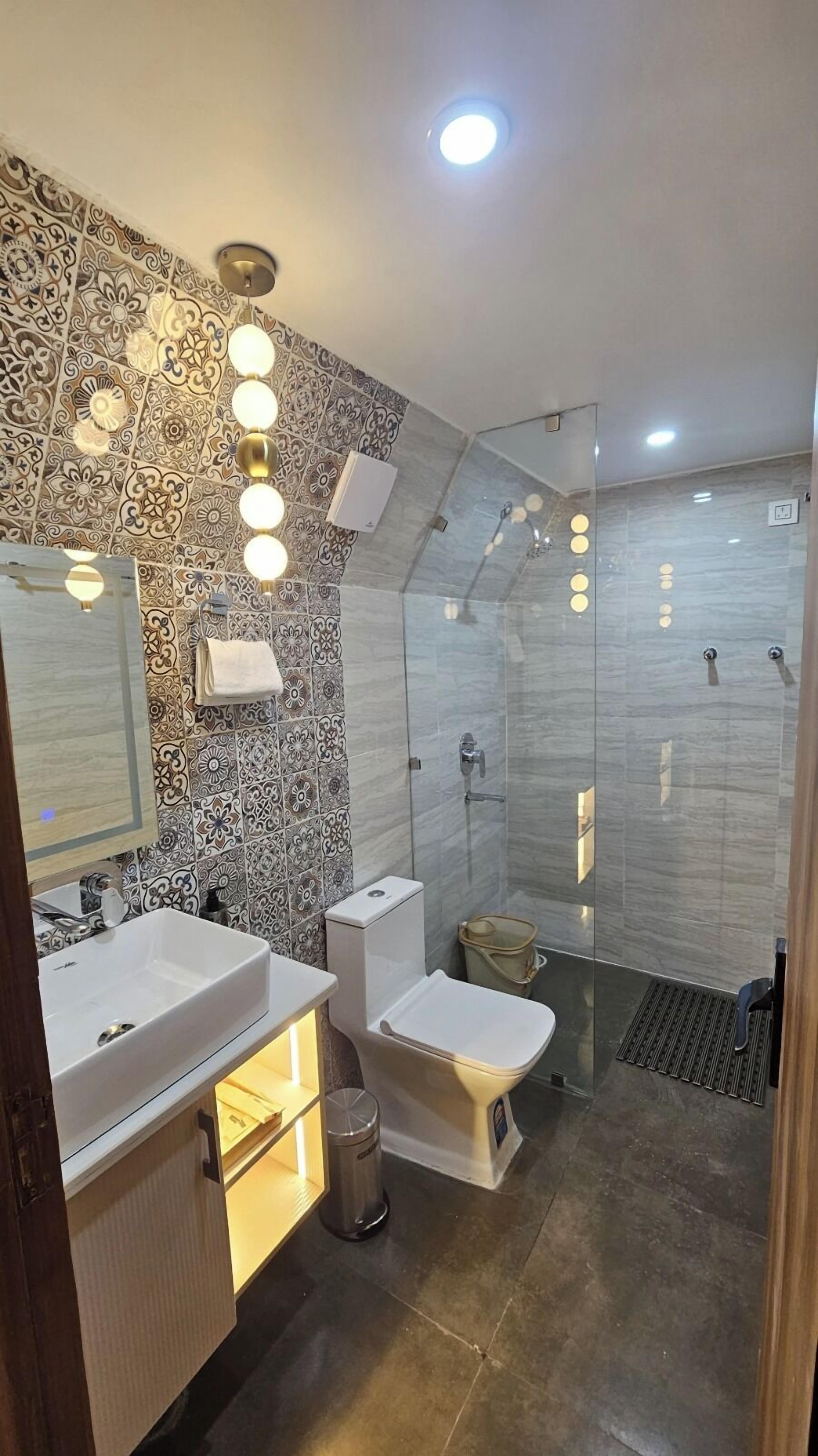 Double or Twin Room | Living area