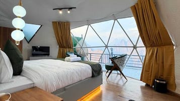 Luxe kamer | Een bureau, een laptopwerkplek, gratis wifi