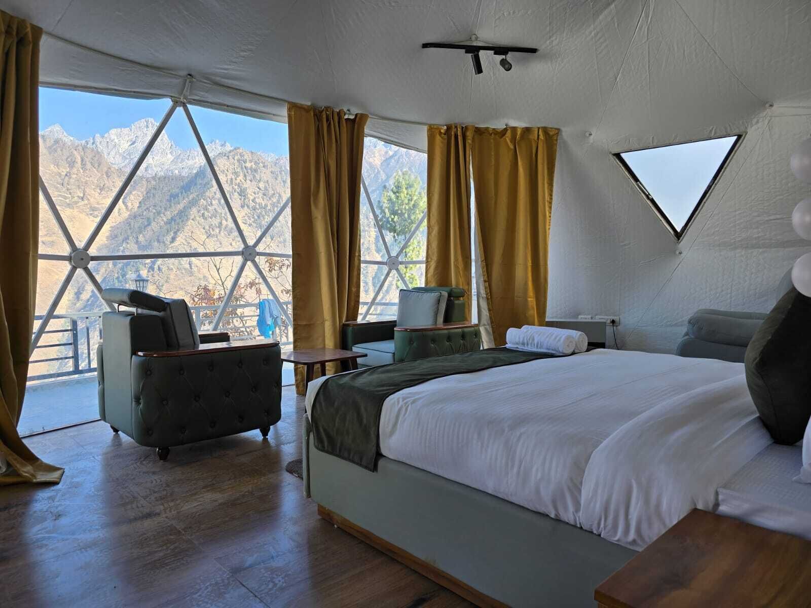 Presidential Room | Desk, laptop workspace, free WiFi