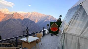 Luxury Room | Desk, laptop workspace, free WiFi