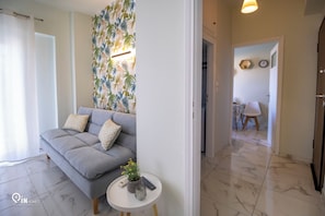 Smart TV - Ariadne - Elegant & Chic House in Egaleo/Athens (Egaleo)
