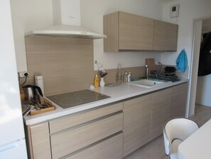 Private kitchen - Charming app T4 85m2 with terrace Coeur Marianne (Montpellier)