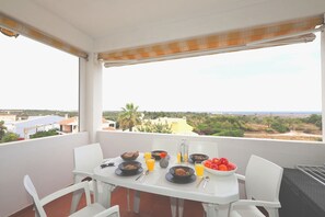 Outdoor dining - APARTMENT SEAVIEW, Vale Caranguejo (Tavira)